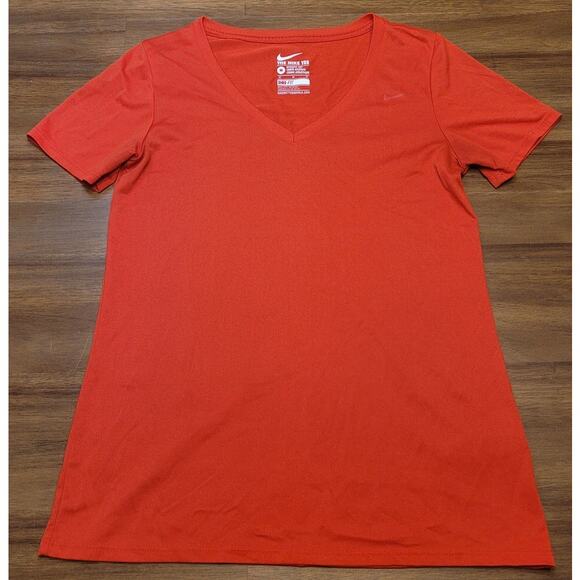 Nike Dri-Fit Women’s Athletic Shirt – Size Medium Red V-Neck Short Sleeve | GUC - Picture 1 of 7